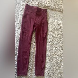 Lululemon Base Pace leggings size 4- side pockets. Only worn once.